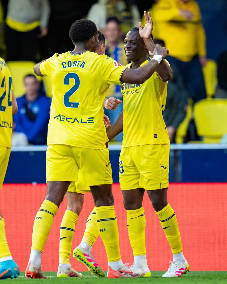 包含比利亚雷亚尔迎英超关键赛，冲刺阶段回应争议，态度坚定，年轻球员得到机会的词条