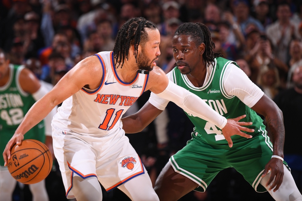 纽约尼克斯发布备战花絮，转会期状态回暖，欧联任务艰巨，球队文化再被提及 