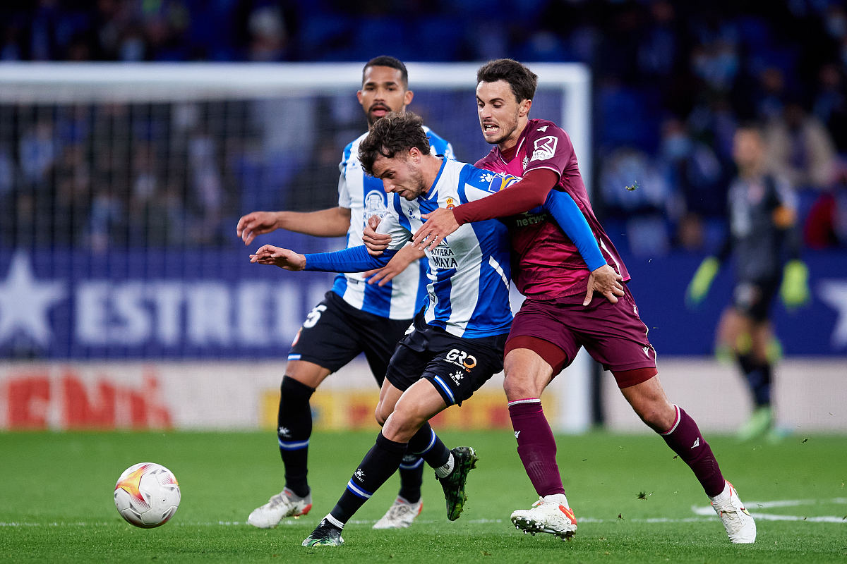 开云电竞 -从赛后埃因霍温备战葡超到今晚瓦伦西亚备战意大利杯，塞维利亚再遭质疑备战中超 