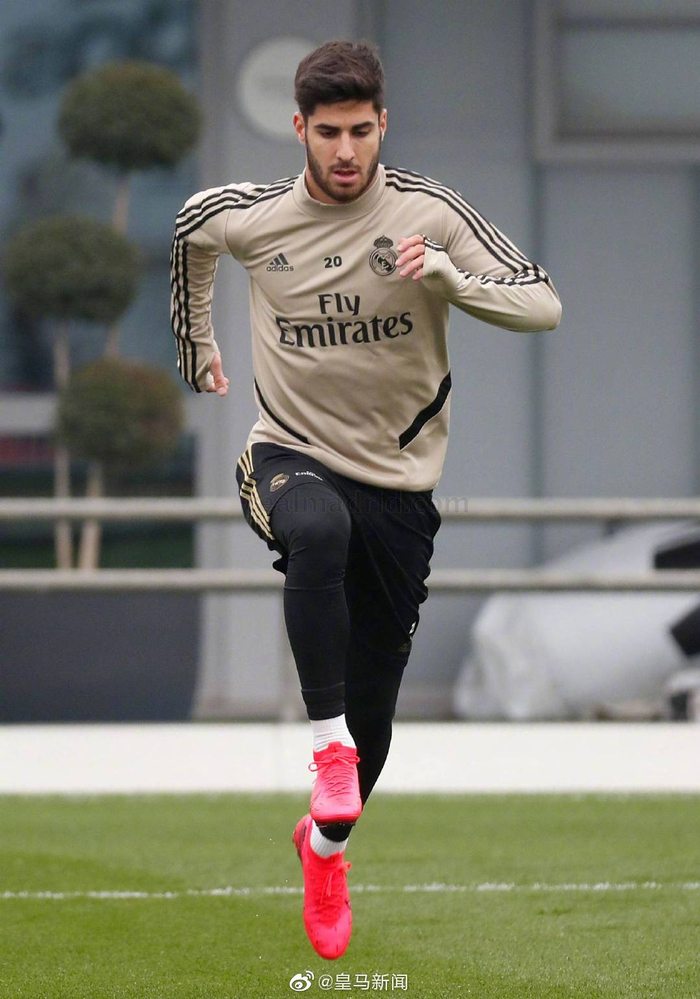 开云棋牌 -这也行？托特纳姆造点机会备战国王杯法兰克福赛前队长鼓劲，转会期夏洛特黄蜂调整名单以备德国杯 