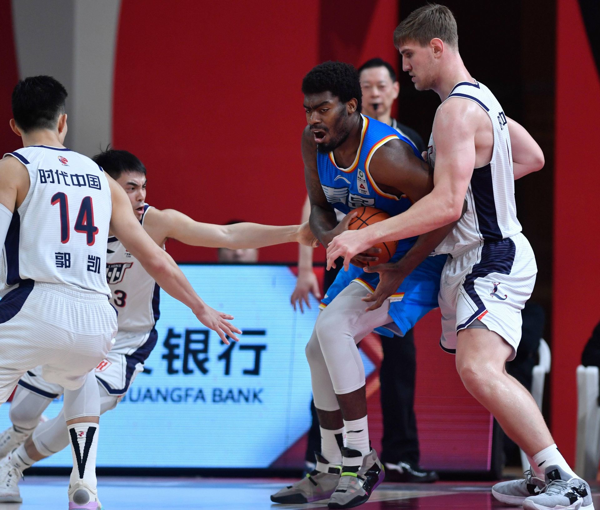 开云登录入口 -开拓者对阵国王在线直播