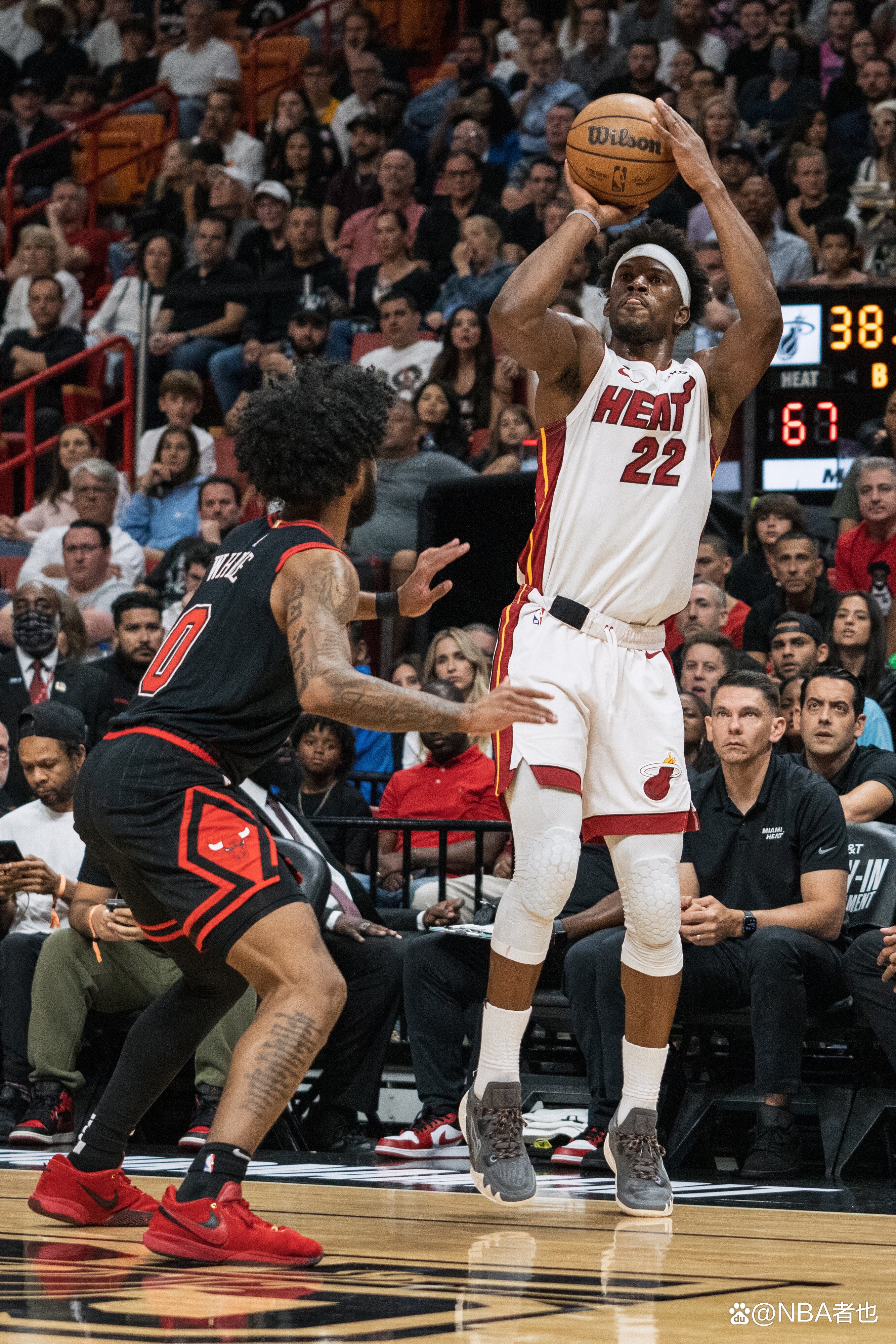 开云娱乐入口 -特朗普观看橄榄球赛被观众狂嘘